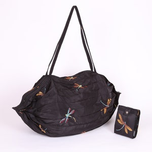 Faltbare Tasche, Weekender Tasche, Reisetasche - Schwarz mit bestickten Libellen
