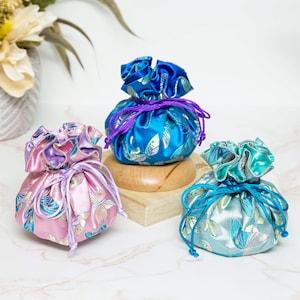  6 Pcs Drawstring Jewelry Bags Drawstring Jewelry Pouch Goodie  Bags Gift Bags Bag of Candy Holiday Bags for Gifts Baggies for Jewelry  Drawstring Candy Bags Girl Wallet : Health & Household