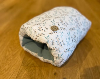 Small nursing pillow for on the go / Mini nursing pillow / Nursing pillow to go / Breastfeeding / Breastfeeding roll Muslin / Twigs / Flowers / Mint