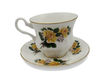 Vintage Royal Grafton theekopje met schotel van fijn porselein, gele rozen.