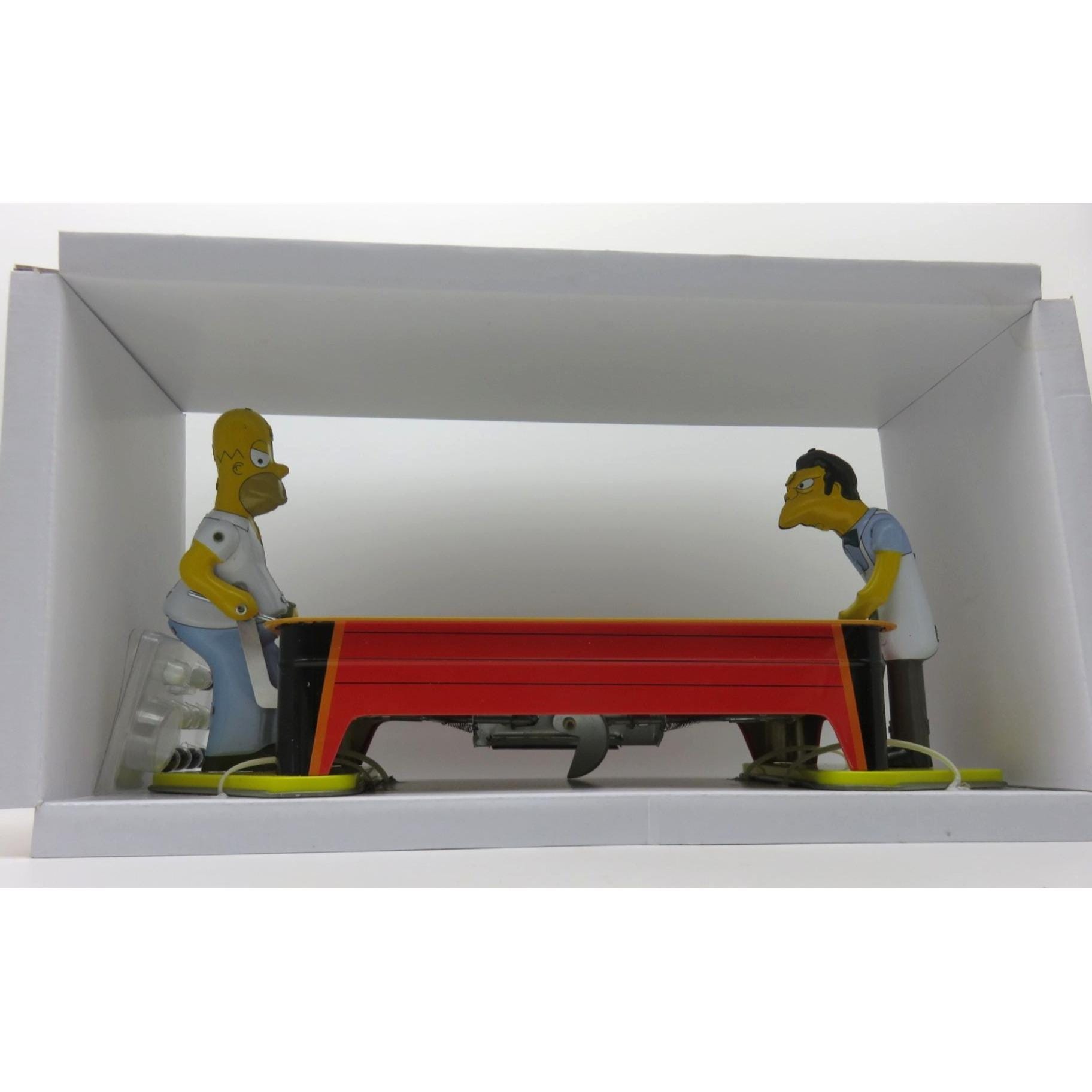 THE SIMPSONS MOE’S TAVERN POOL GAME VINTAGE SIMPSONS Moe's Tavern Pool Game Tin Toy 2002 Collectible