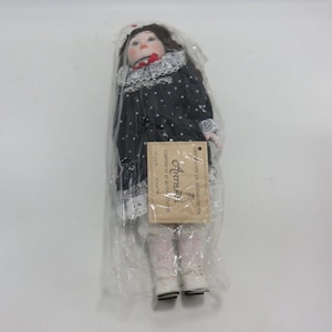 Artisan CHSN DOROTHY 16&quot; Musical Porcelain Doll Limited Edition 554/720