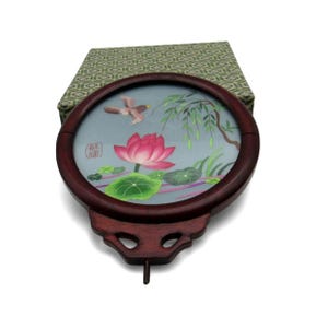 CHINESE Silk Embroidery Needlepoint Bird and Flower in Round Wooden Frame Boxed