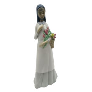 Figura DORITA Dama con Cesta de Flores Valencia España Vintage 24 cm