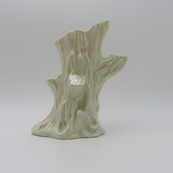 Vase vintage en porcelaine de Belleek Irlande tronc d'arbre, couleur crème ivoire