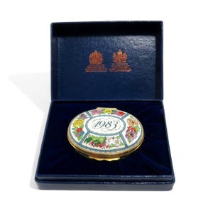 HALCYON DAYS Enamels 1983 &quot;A Year To Remember&quot; Collectible Trinket Box With Presentation Case