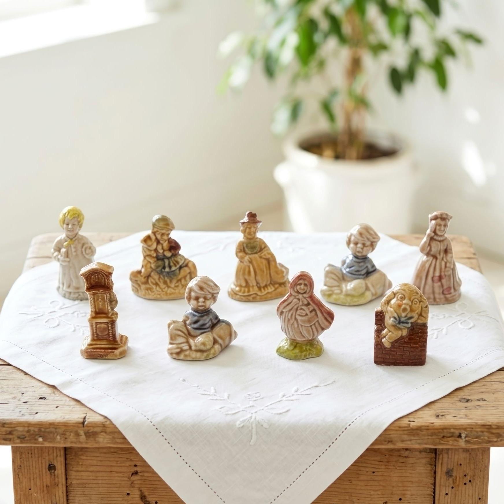 Humpty Dumpty Wade Whimsies - Etsy UK