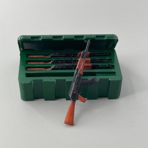Rifle Crate + Four 1/17 Scale AK-47 (Classic Paint Scheme)