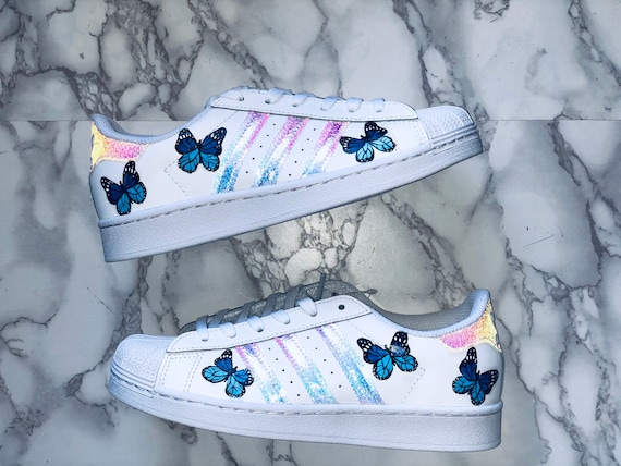 alquiler noche idioma Mariposa pintada iridescente Adidas Superstar - Etsy España