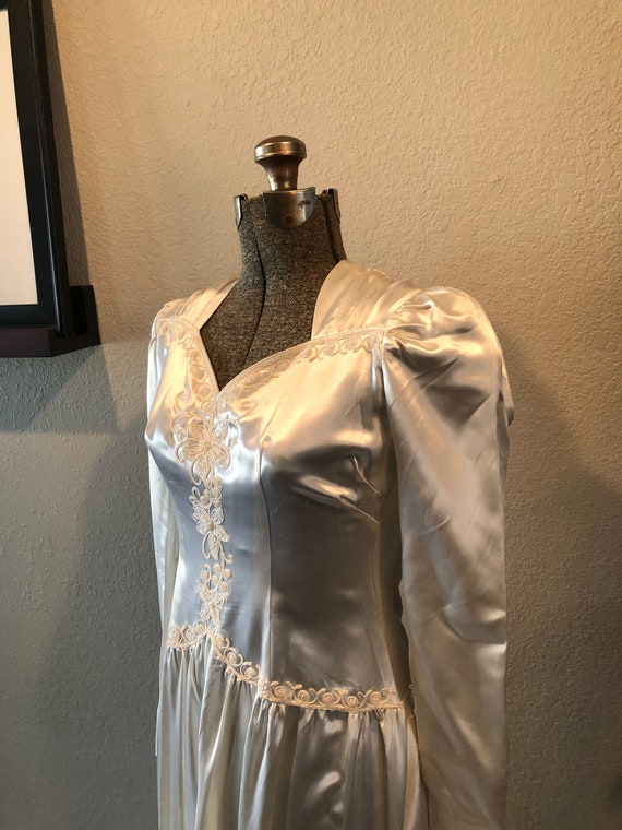 Antique Wedding Dress: Vintage 1940s Satin Dress
