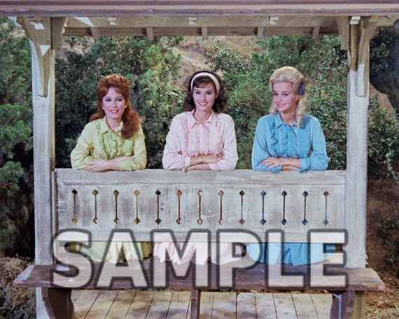 8x10 Photo Lori Saunders and Petticoat Junction TV Sisters photo