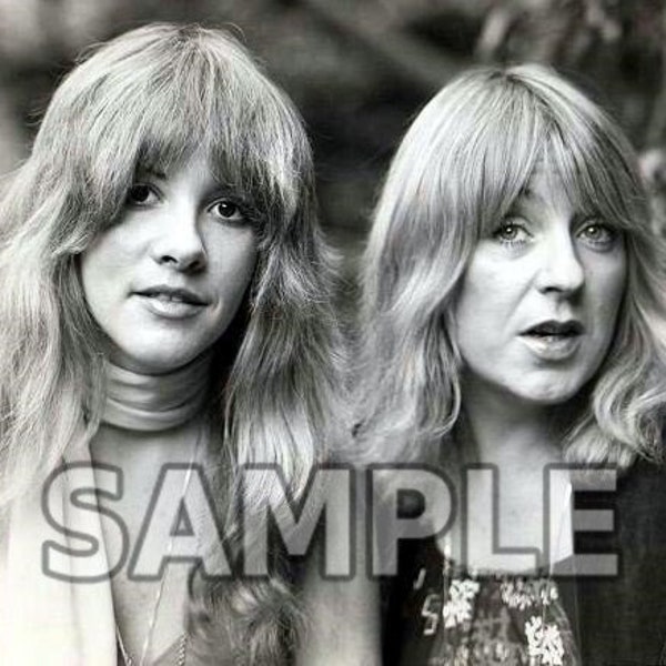8x10 photo Stevie Nicks & Christine McVie of Fleetwood Mac