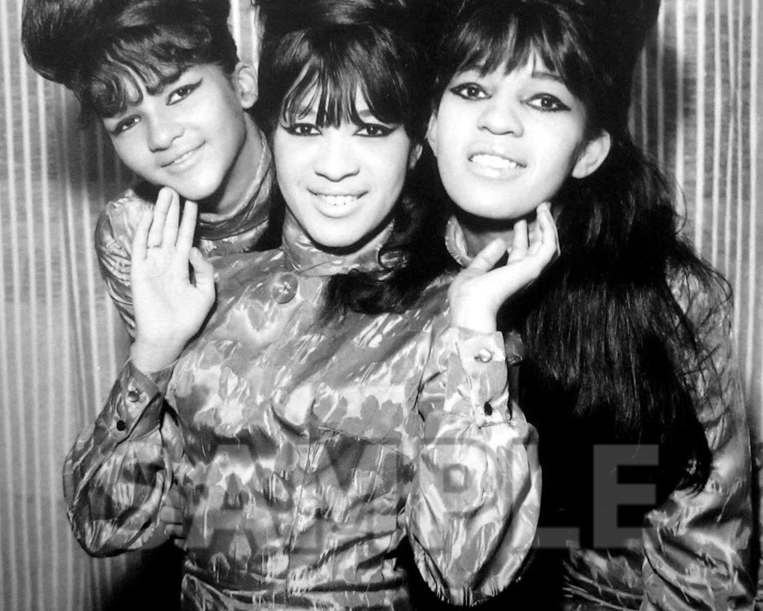 8x10 Photo The Ronettes With Ronnie Spector Be My Baby Etsy