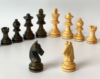 Rook (chess): Castling, Board Game, Chess, Chess Piece, Algebraic Chess  Notation, King, Turret, Siege Tower, Chess Piece Relative Value, Tarrasch  Rule : Surhone, Lambert M., Tennoe, Mariam T., Henssonow, Susan F.:  