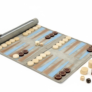 Luxus Backgammon aus Leder – Rollbares Reise-Backgammon von MELIA Games | Handgefertigtes Spiel mit Holzsteinen - Champagne