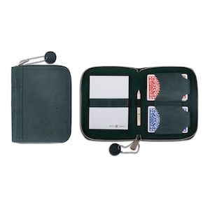 Melia Games Spielkarten Set Deluxe - Hochwertiges Karten-Etui aus feinstem Leder - inkl 2 Kartendecks, Notizblock & Bleistift (Forest Green)