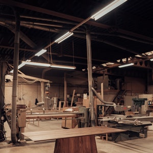 Kluskens 'ADAM' dining table in solid walnut image 2