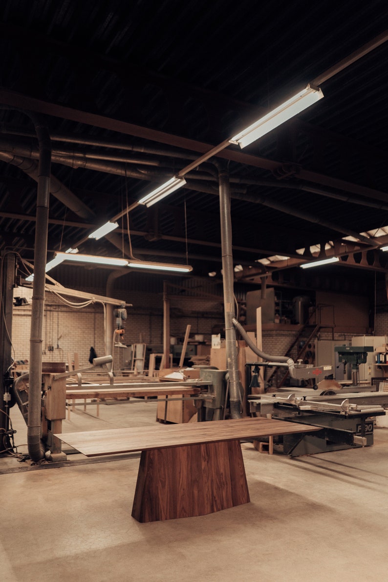 Kluskens 'ADAM' dining table in solid walnut image 2