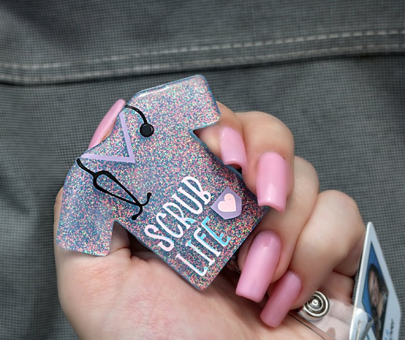 Interchangeable Scrub Top Badge Reel image 0