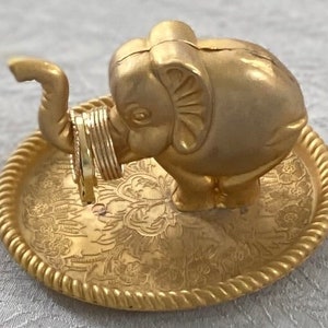 Vintage Elephant ring Holder, Animal ring Organizer Dish, Brass Elephant, Floral Etched Trinket Tray, Jewelry Accessories, Jewelry Storage