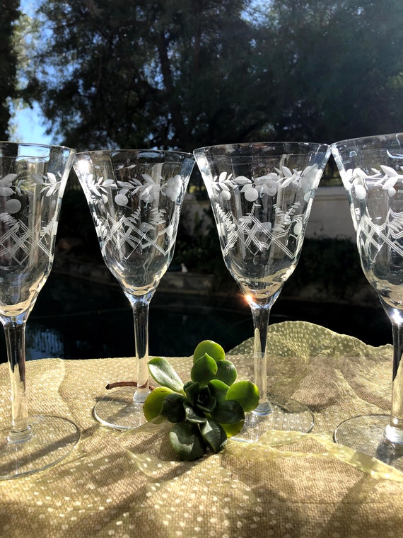 Wine Glasses with Stems (Set of 4)