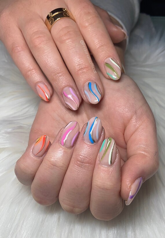 Wavy Design. Abstract Nail Design . Press on Nails. Round Nails