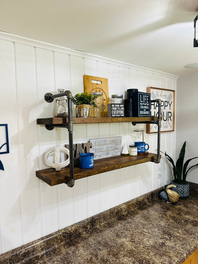 Industrial Pipe Floating Shelves | Farmhouse Wall Mounted Bookcase bild 4