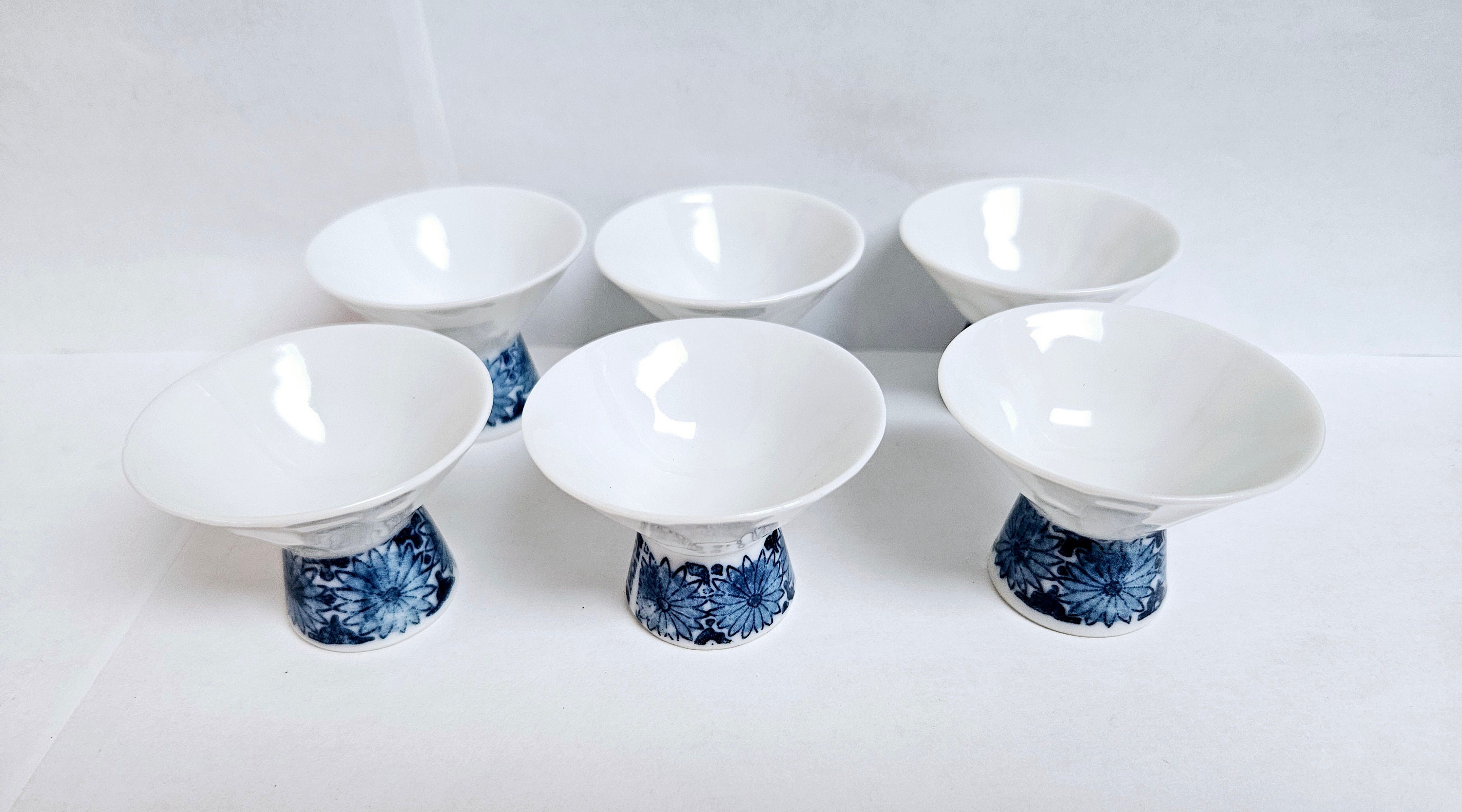Vintage ASC East 7PC Japanese Saki Set Asian Blue and White Bottle