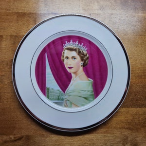 Walker 1953 Queen Elizabeth II Commemorative Coronation 10" Plate Hughes