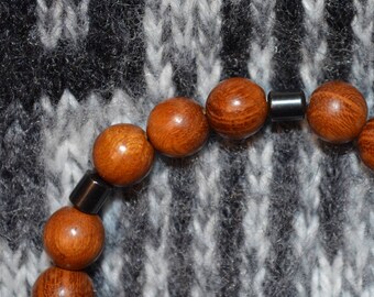 HEMATITE & WOOD BRACELET