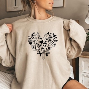Bluza z nadrukiem serca dziecka IVF, Bluza z nadrukiem transferu jaj, Bluza z nadrukiem płodności, Bluza z nadrukiem silnego serca IVF, Bluza z nadrukiem szczęśliwego dnia transferu, Dobre wibracje