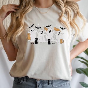 Koszulka Ghost Cat Halloween z uroczymi kreskówkowymi duchami, czarnymi kotami i nietoperzami, upiorny październikowy kostium miłośników zwierząt
