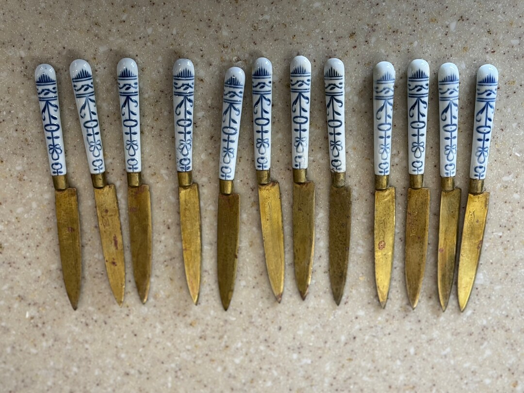 Vintage German Uchatius Bronze Blade Set of 12 Fruit Knives With Blue Onion Meissen Porcelain