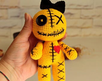 かぎ針編みのブードゥー人形 不気味なブードゥー人形 ウォッチオーバー