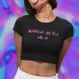 最もホットなオンザブロックフィットベビーTシャツ/クロップTシャツ