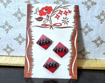 Old Haberdashery m - Pretty 1930s 1940s Buttons in Red and Bordeaux Polymer, Art Deco