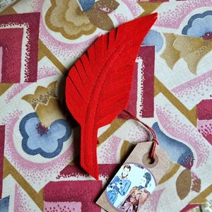 PERRINE - 1940s Style Brooch, Textile Restriction Period, Felt Feather with Bright Red Hat, Made in France