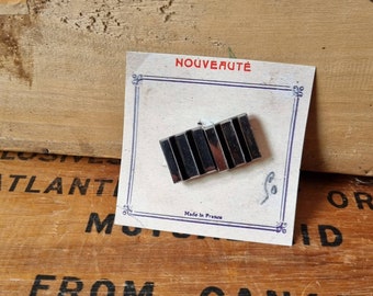Mercerie Ancienne - Boucle de Ceinture Années 1930s 1940s Style Art Déco, Pâte de Verre Noire Rayures Argentées