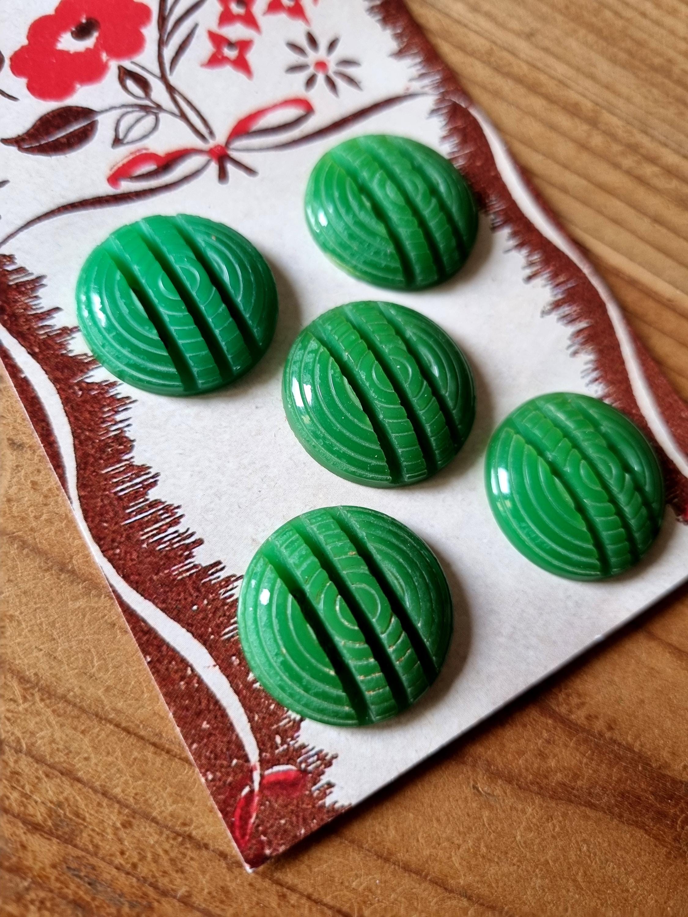 Antique Haberdashery - Superb 1930s 1940s Buttons in Green Polymer, Art Deco, Vintage French