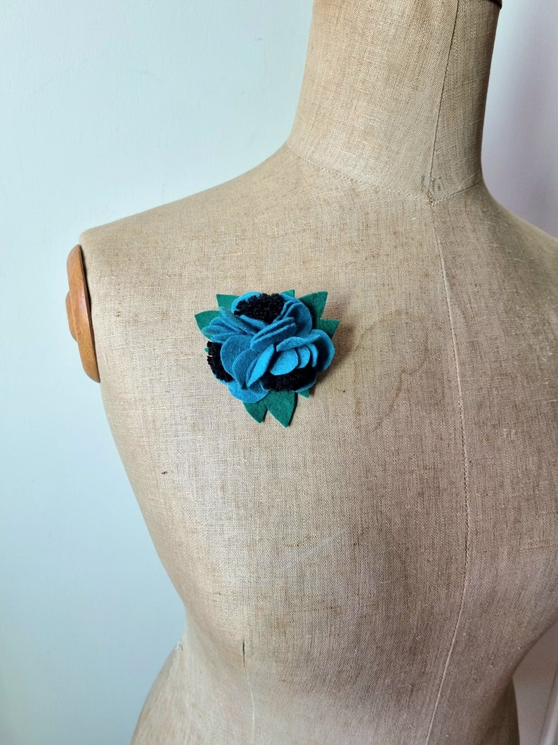 PAULINE Felt Brooch 1940s Style Textile Restriction Period, French Made Turquoise and Black image 1