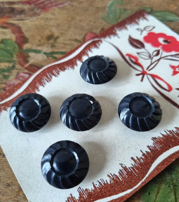 Lot De Boutons Anciens Jaunes - Mercerie Vintage, Occasion, Promo (environ 19 Pièces)