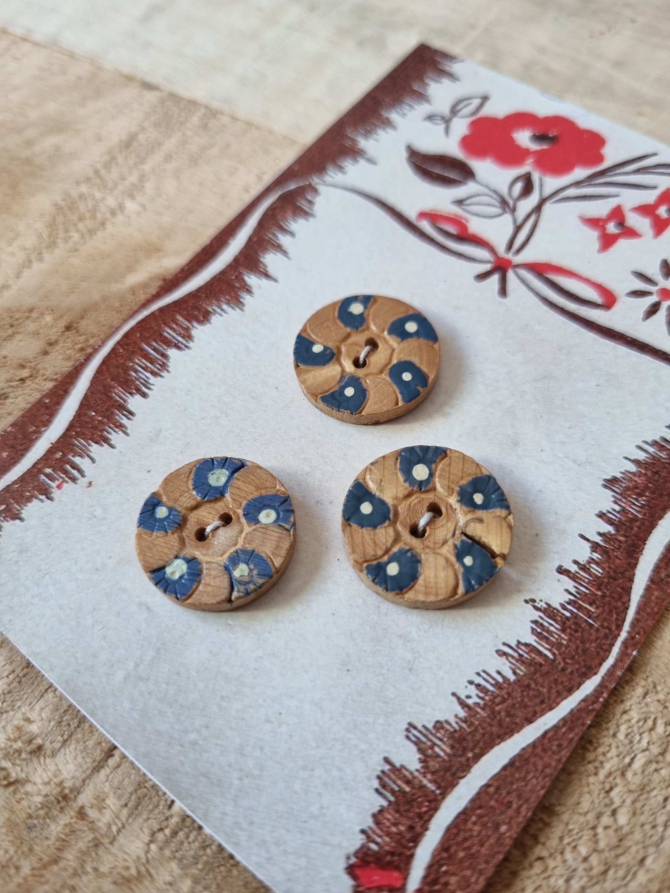 Old Haberdashery - Pretty 1930s 1940s Painted Wood Buttons, French Stock