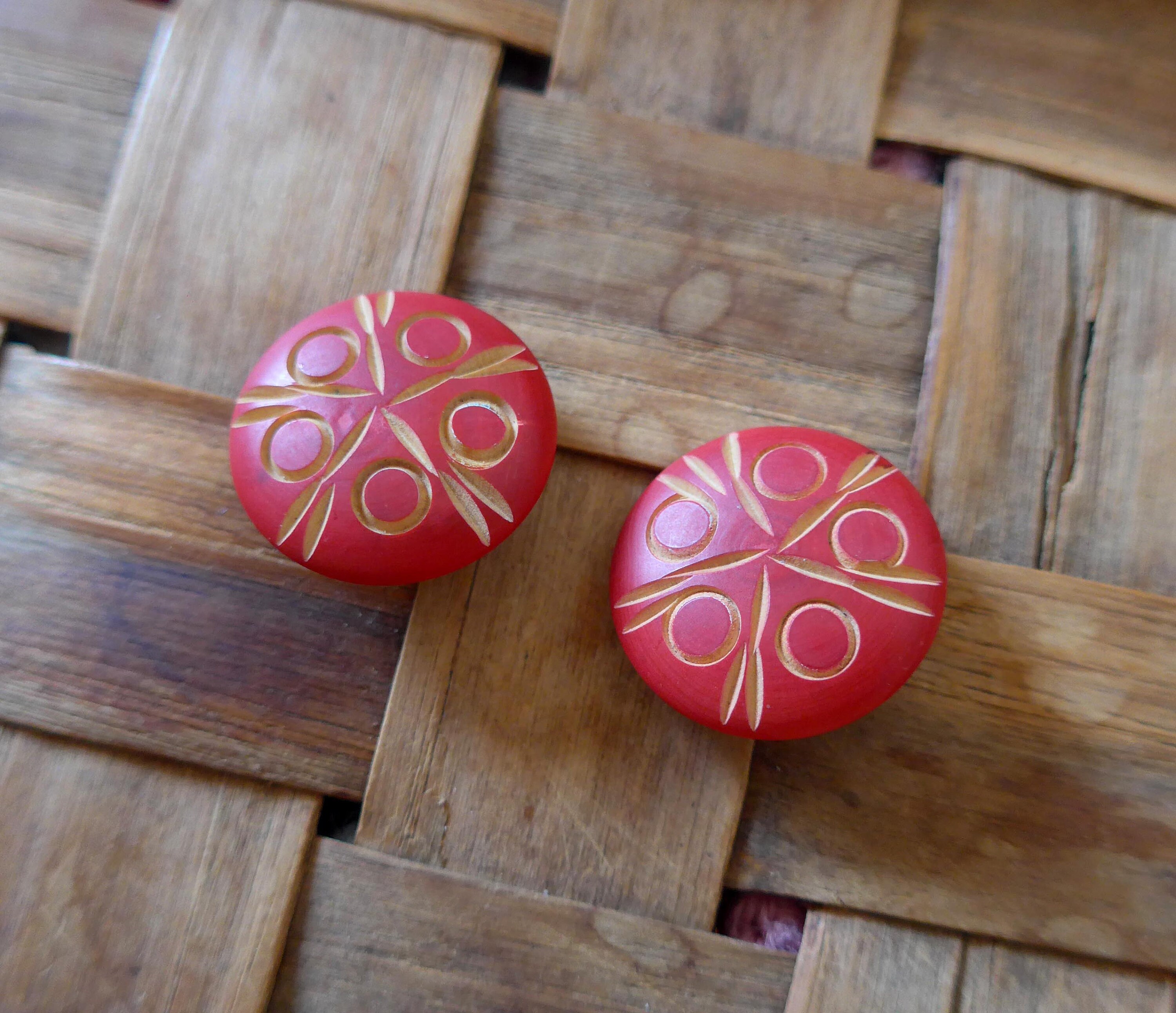Boucles D'oreilles Clips En Bois Années 40 - Vintage - Occasion état Neuf