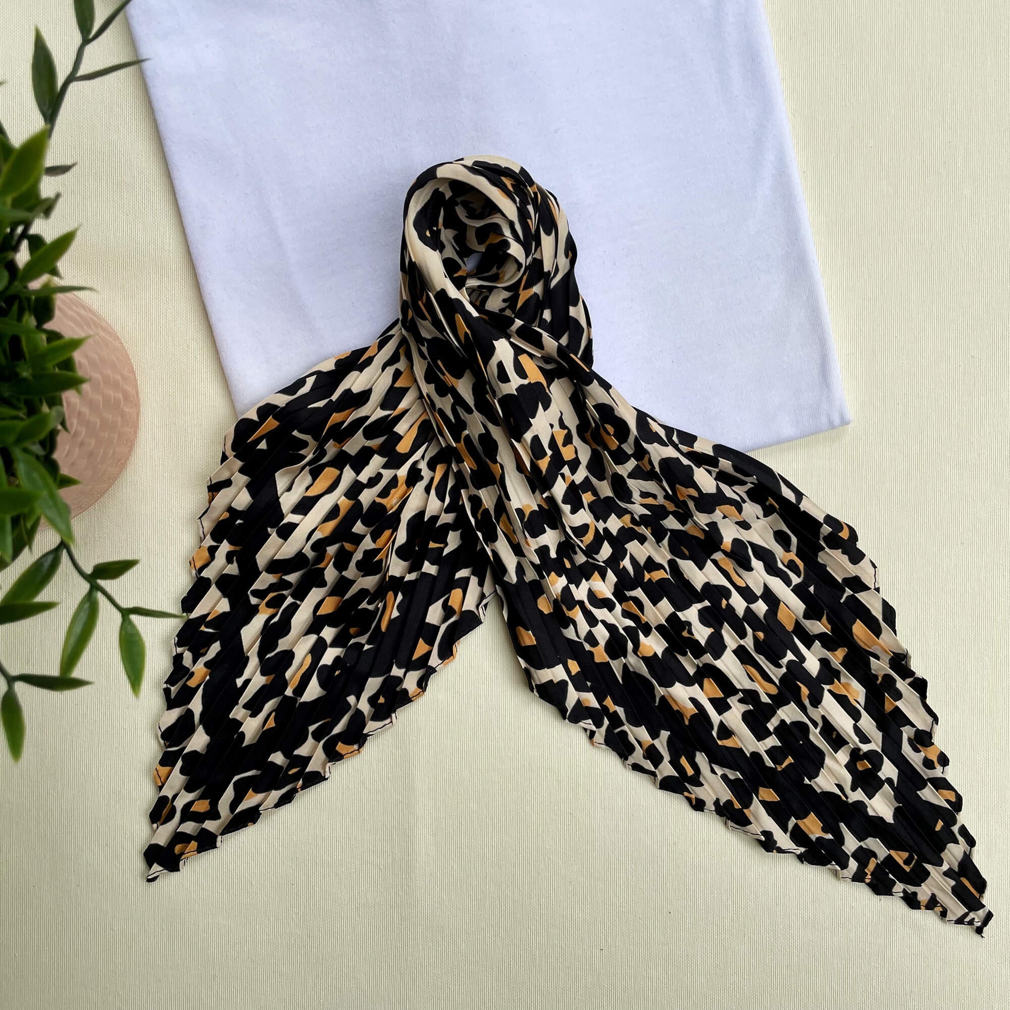 Designer Silk Satin Small Silk Scarf For Women Lightweight, Square, And  Medium Length With Animal Print And Dot Neckerchiefs From Fashion21588,  $7.98