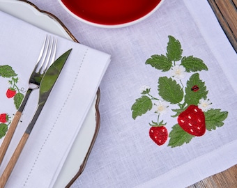 Linen placemats Embroidered wild strawberry White table mats Strawberry tablemats Garden Terrace Gift ideas Hemstitched table mats Summer