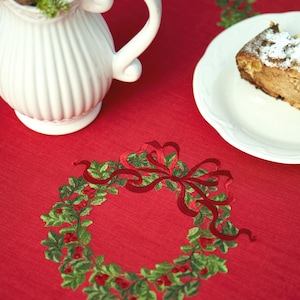 Geborduurd tafelkleed kerstkrans: rode linnenstructuur, waterdicht