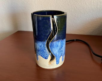 青いランプシェード付きの青い陶器のランプ - Etsy 日本