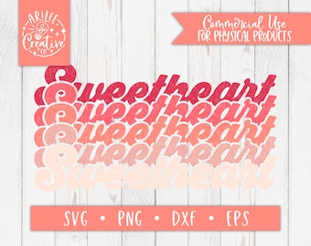 Op de afbeelding: Een gelaagd ontwerp van het woord "Sweetheart" in een retro-lettertype. Het woord wordt vijf keer herhaald, waarbij elke laag in een iets andere roze tint is, van een diep rood tot een licht perzik.