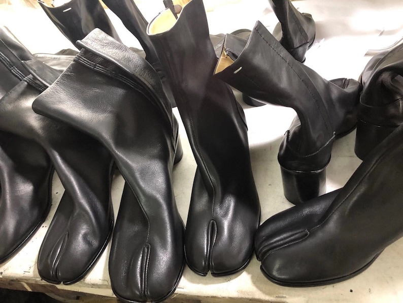 heeled split leather boots