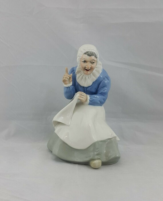 Wade Figurine Old Nannie